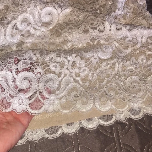 Karen Kane three tiered lace tank top - Picture 4 of 11